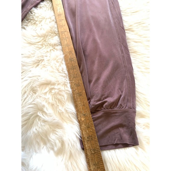 Lululemon cropped jogger - Picture 10 of 10